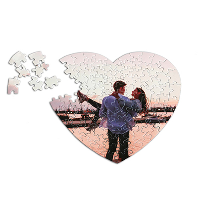 Detalle de Puzzle personalizado con forma de corazón de 114 piezas