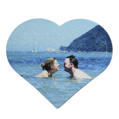 Detalle de Puzzle personalizado de corazón con marco de 97 piezas
