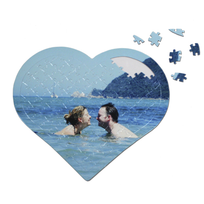 Detalle de Puzzle personalizado de corazón con marco de 97 piezas