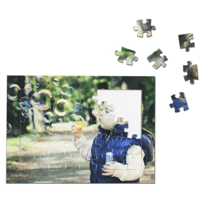 Detalle de Puzzle personalizado para invitación de 40 piezas