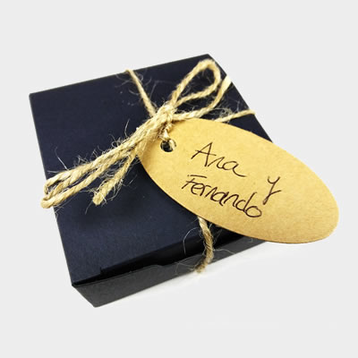 Detalle del kit de pegado de regalo